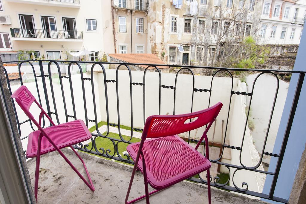 Joivy Downtown Blue Apartments Lisbon Room photo