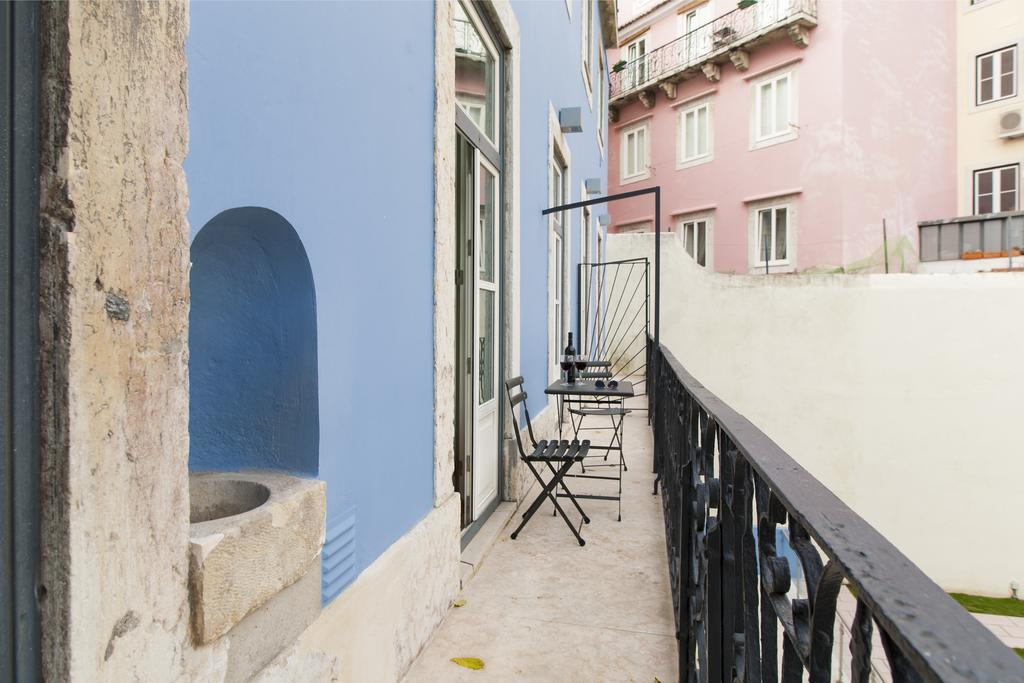 Joivy Downtown Blue Apartments Lisbon Room photo